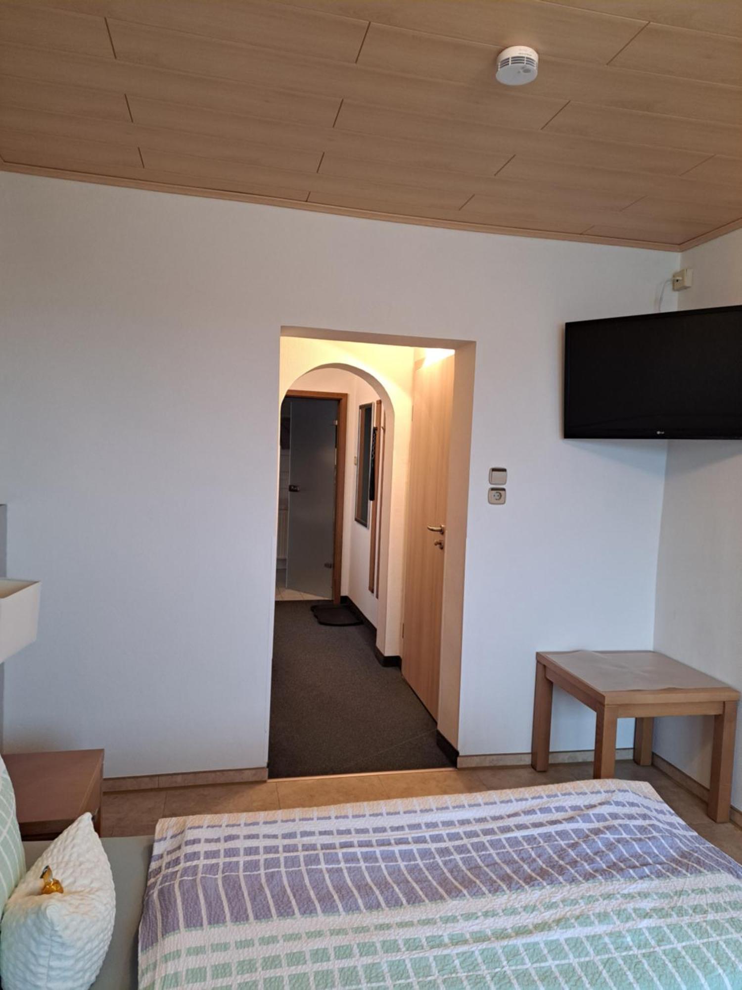 Cafe- Pension Fernblick, Incl Meinecardplus Виллинген Экстерьер фото